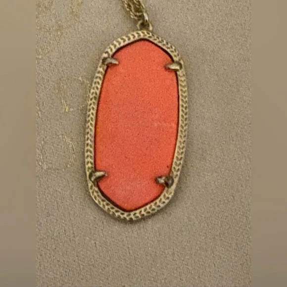 Kendra Scott Reid Necklace Bright Coral Color Faceted Pendant Goldtone Chain. - Picture 5 of 5